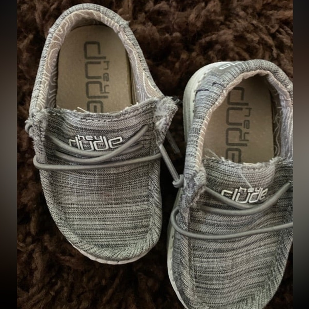 Toddler boy hey dude 5c